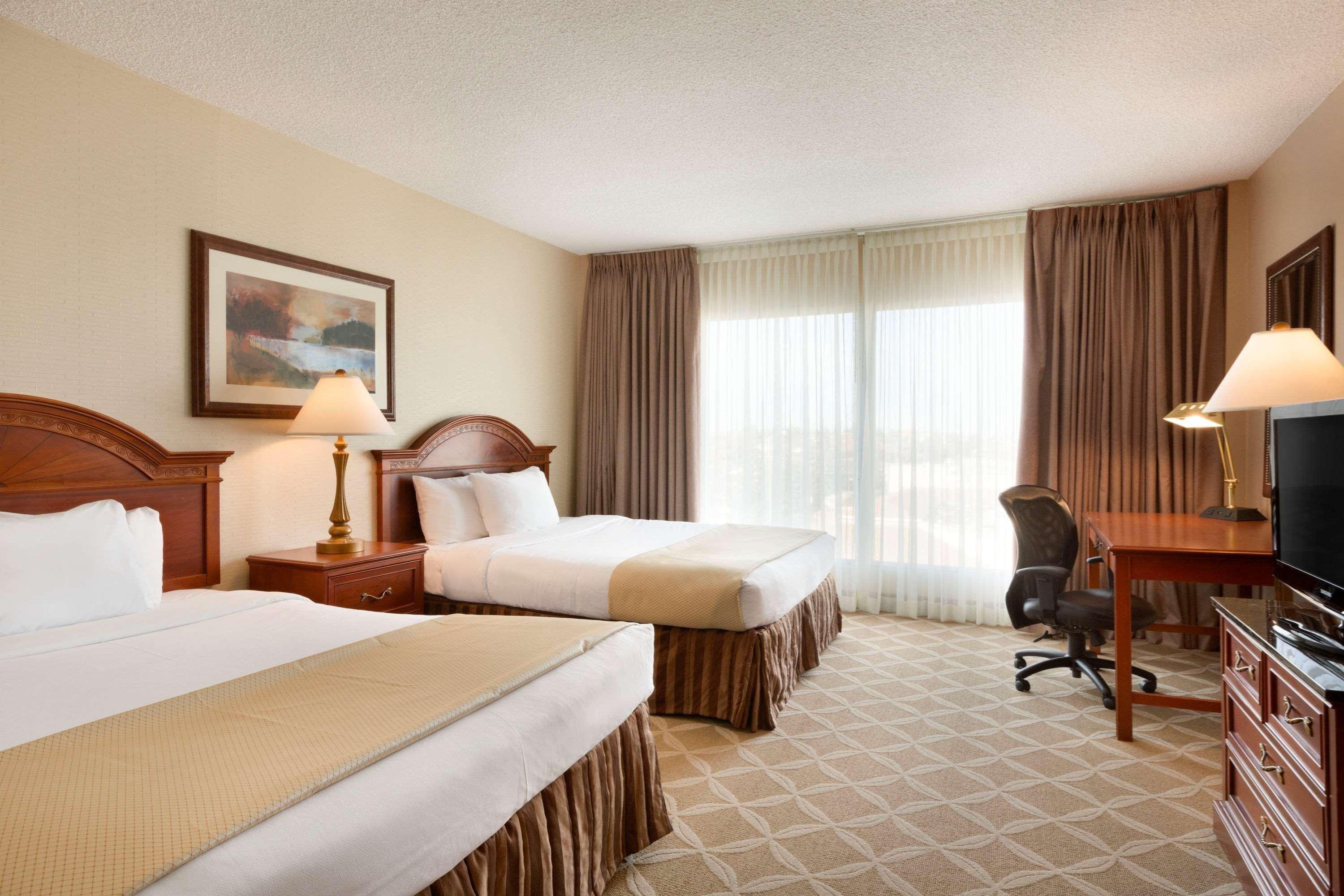 Border Inn & Suites Lloydminster Dış mekan fotoğraf
