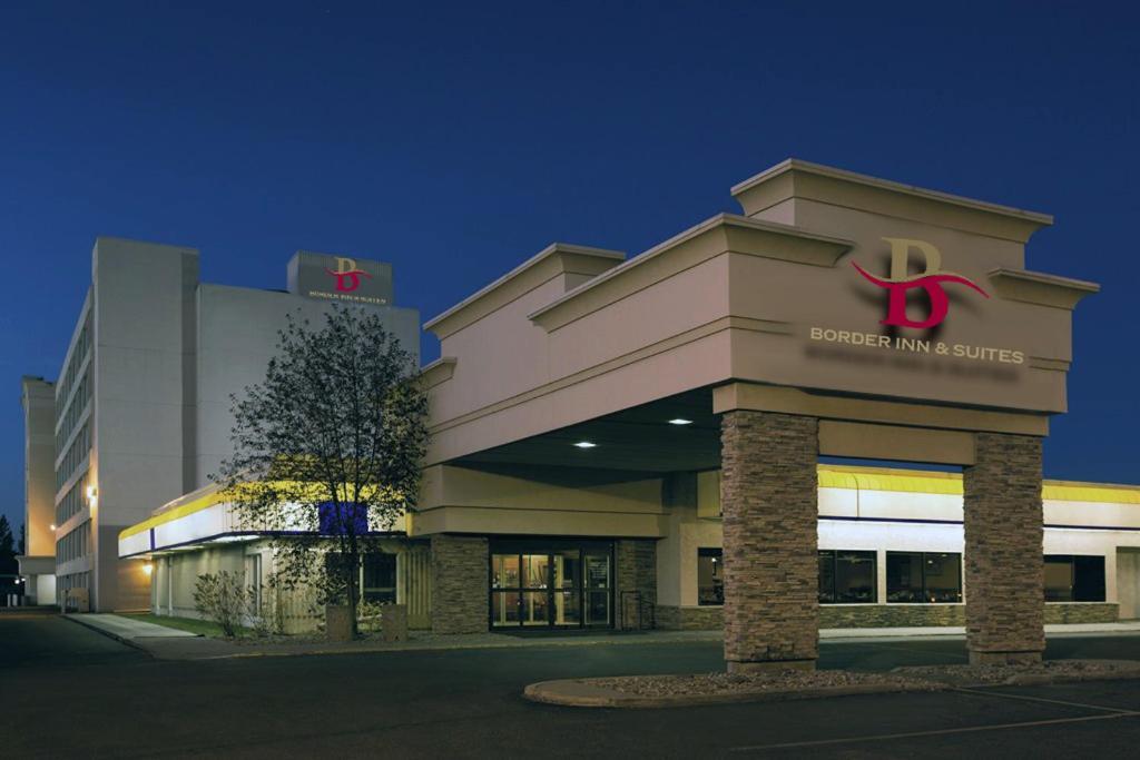 Border Inn & Suites Lloydminster Dış mekan fotoğraf