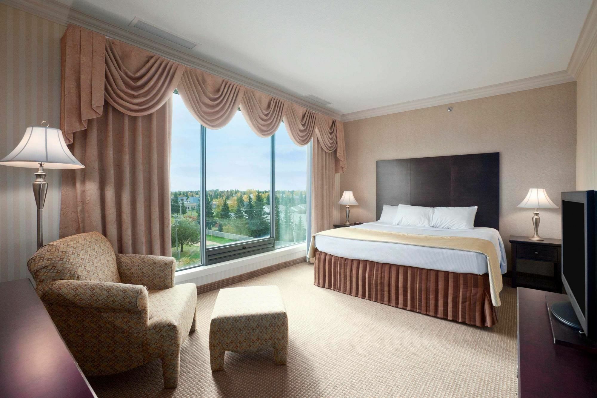 Border Inn & Suites Lloydminster Dış mekan fotoğraf
